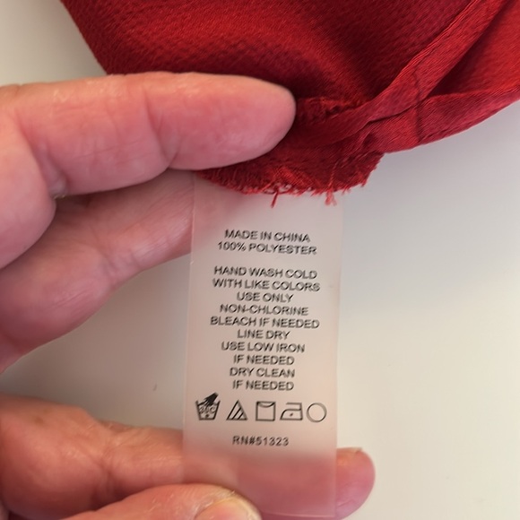 Vince Camuto Red Satin Ruffle Neckline Classic Career Long Sleeve Top Size 1X - Picture 6 of 7